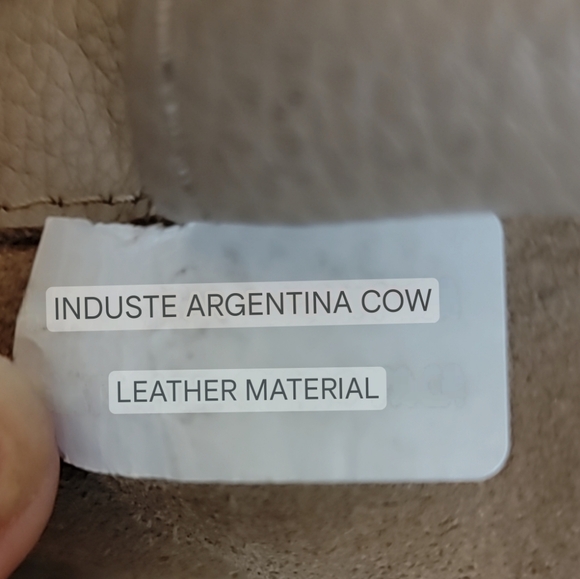 Cuyana Revive genuine leather Tote with gold monogram - Picture 2 of 15